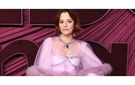 Emmys 2025: Do piroso às tentativas falhadas de ousadia, confira os desastres da passadeira vermelha