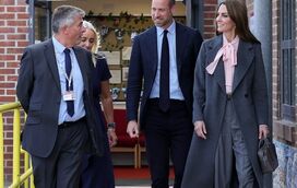 Kate Middleton combina casaco de inverno com um toque romântico bem ao estilo da princesa Diana