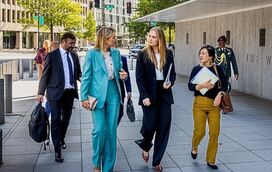 Mãe e filha inseparáveis! Rainha Máxima da Holanda leva a filha Amalia em compromissos oficiais em Washington e Nova Iorque