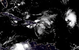 Imagens de satélite mostram tempestade Humberto a formar-se no Atlântico enquanto furacão Gabrielle se aproxima dos Açores  