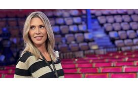Tudo a postos! Clara de Sousa mostra preparativos para gala dos Globos de Ouro