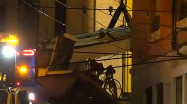 Imagens mostram operacionais a remover destroços do Elevador da Glória 