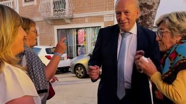 Pedro Santana Lopes aproveitou a boa disposição e a cumplicidade dos Alhadenses e dos seus amigo.mp4