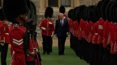 Pompa real: Donald Trump e rei Carlos III passam revista à guarda de honra em Windsor  