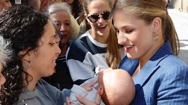 Rei Felipe, Rainha Letizia e Princesa Leonor em Navarra