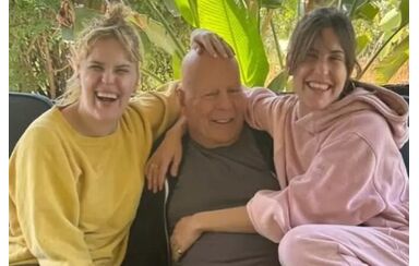 Bruce Willis com filhas demonstra apoio familiar