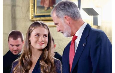 Rei Felipe, Rainha Letizia e Princesa Leonor em Navarra