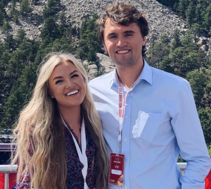Erika, a viúva de Charlie Kirk que viu o marido ser morto à sua frente