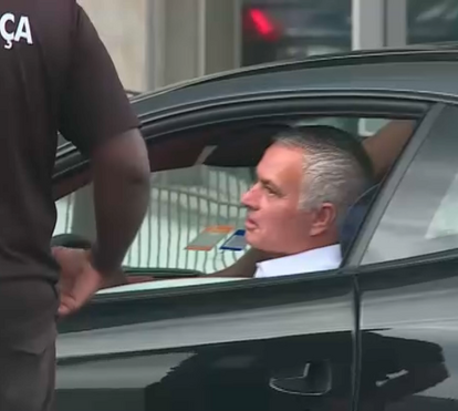 Aí está o novo treinador do Benfica! O momento da chegada de José Mourinho ao Seixal 