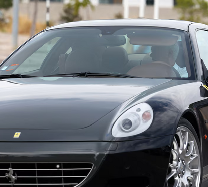 A 'bomba' da sorte!  Ferrari que José Mourinho levou para o Seixal foi presente de um homem muito especial