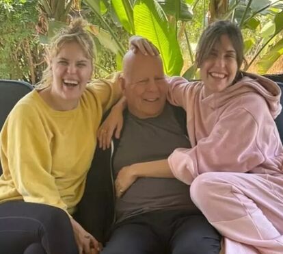 Está a viver num lar mas família não o abandonou! Bruce Willis aparece rodeado do amor das filhas