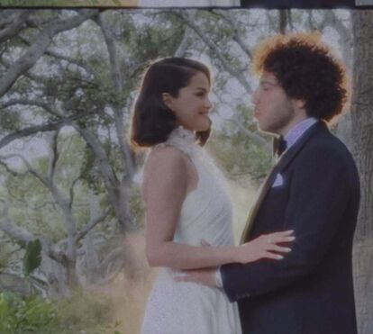 Selena Gomez delicia fãs com fotografias do seu casamento com Benny Blanco