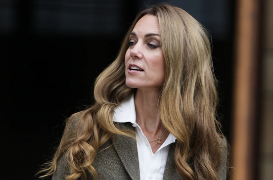 Preocupações com a saúde de Kate Middleton surgem em meio a rumores de recaída.
