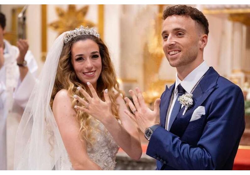 Rute Cardoso homenageia Diogo Jota em Fátima com aliança de casamento