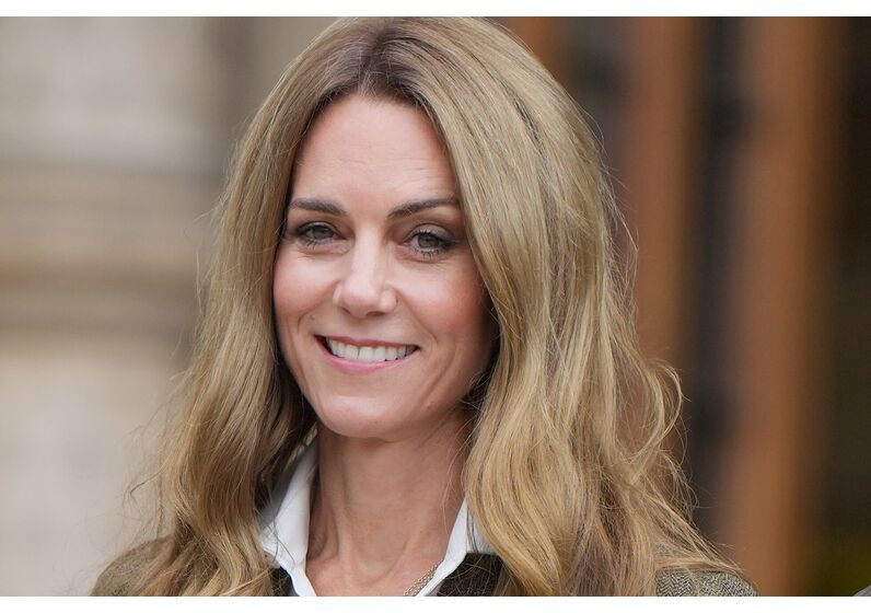 Kate Middleton surge com novo visual e divide opiniões