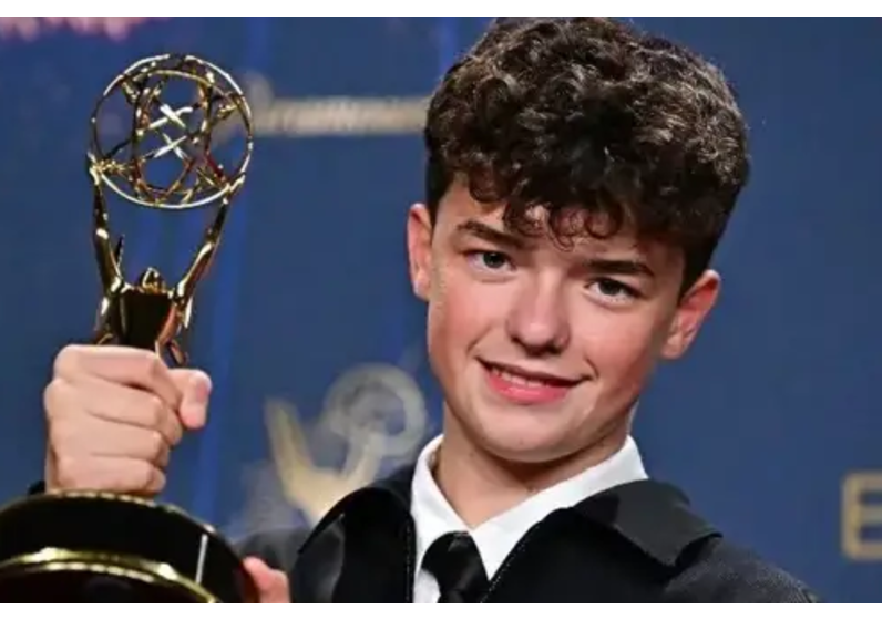 Owen Cooper vence Emmy de melhor ator secundário pela minissérie Adolescência, da Netflix