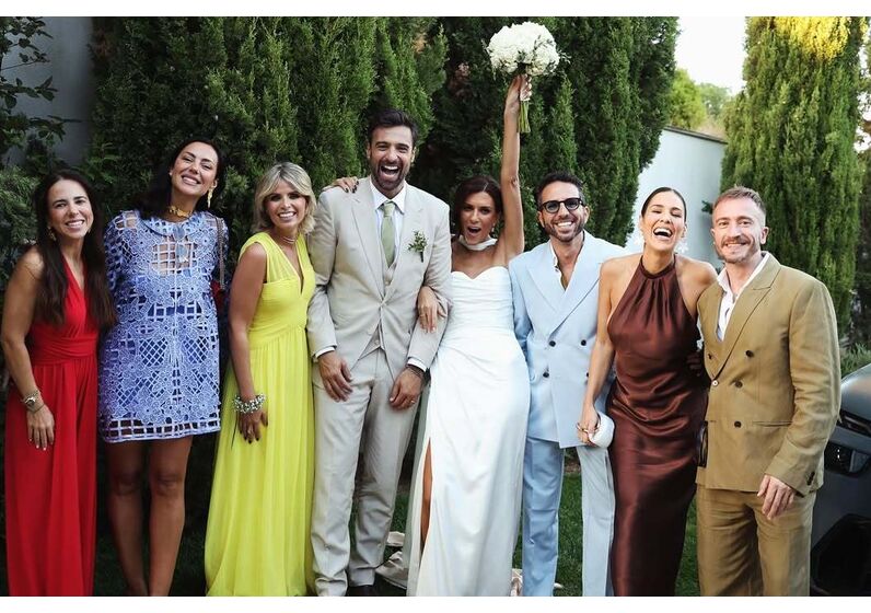 Ana Sofia Carvalho no casamento com os seus convidados e o noivo 