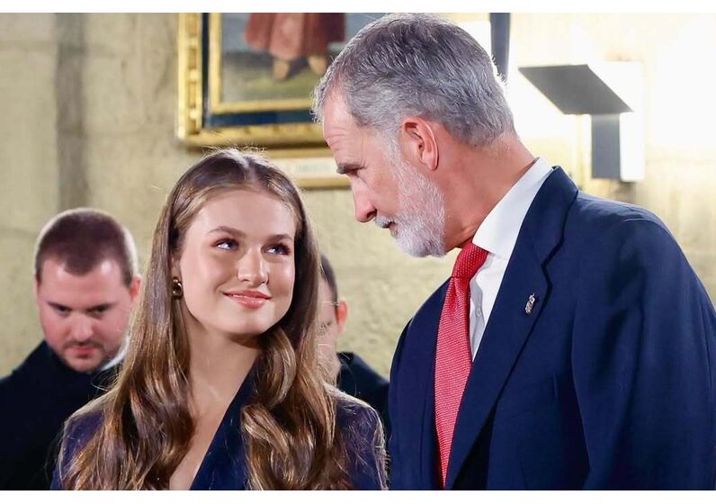 Rei Felipe, Rainha Letizia e Princesa Leonor em Navarra