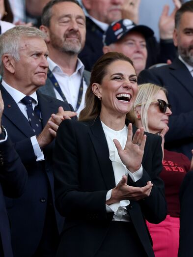Kate Middleton surge com novo visual após críticas sobre cabelo loiro