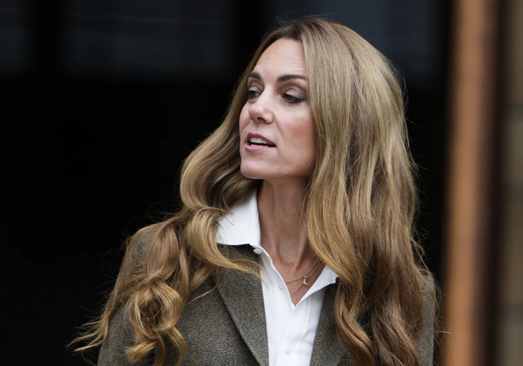 Preocupações com a saúde de Kate Middleton surgem em meio a rumores de recaída.
