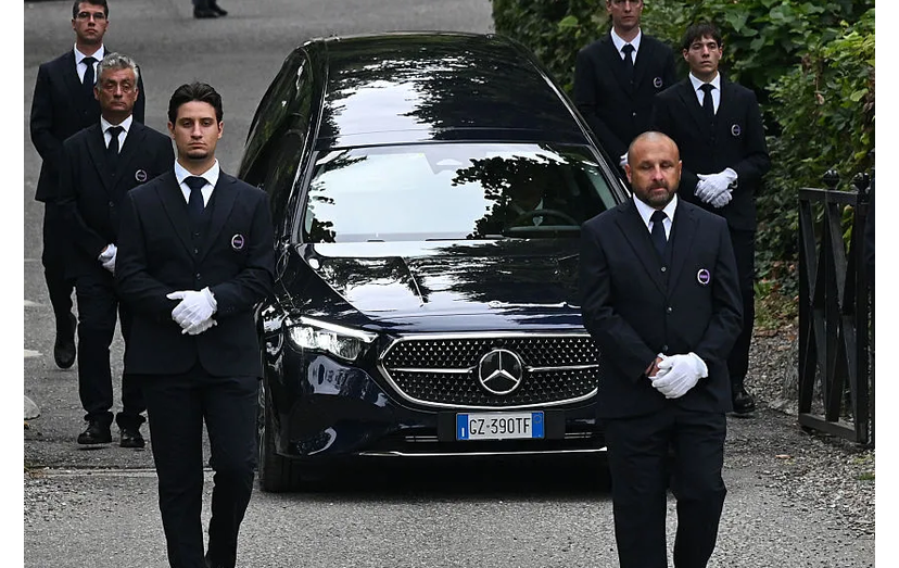 Funeral de Giorgio Armani em jazigo familiar, com 62 convidados