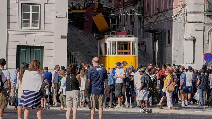 Lisboa retoma eventos culturais após luto, com funiculares ainda parados e a cidade a reerguer-se