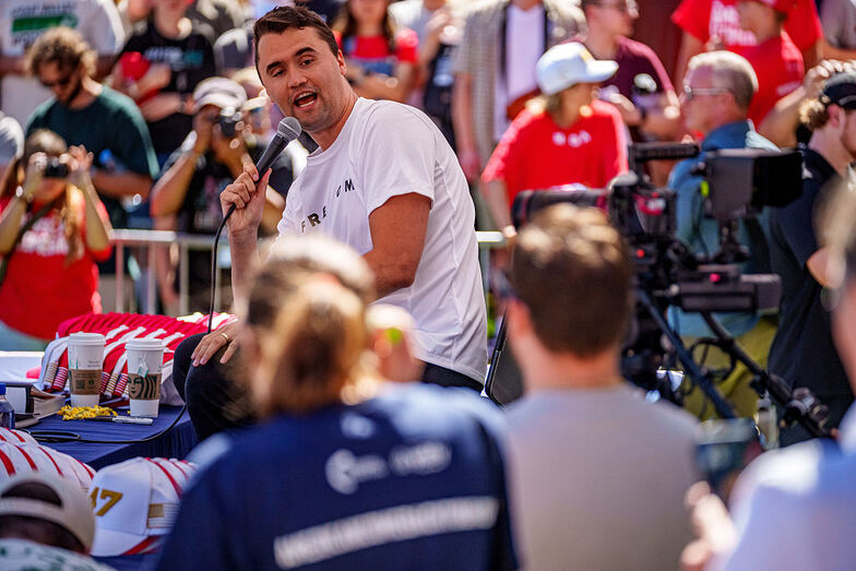 Charlie Kirk momentos antes de ser assassinado
