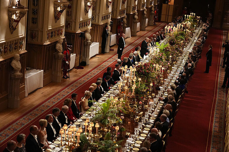 Carlos III oferece banquete a Trump no Castelo de Windsor com 160 convidados