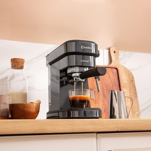 Máquina Cumbia Cecotec prepara café expresso