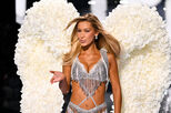 'Anjos' em queda: desfile da Victoria's Secret gera onda de contestação e transforma-se num pesadelo para a famosa marca de lingerie