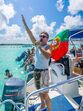 Rui Bandeira anima banhistas com a bandeira de Portugal na República Dominicana