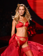 Bella Hadid no desfile da Victoria's Secret em Nova Iorque