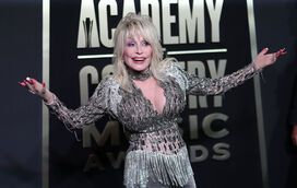 Síndrome do coração partido? Irmã de Dolly Parton pede que rezem pela cantora