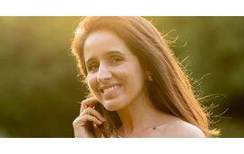 A viver um romance com um homem 18 anos mais novo, Marta Fernandes assume que "teve de pedir ajuda"