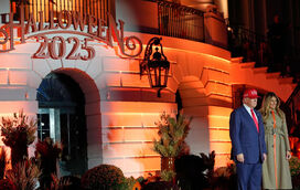 Melania Trump gasta milhares em decoração de Hallwoeen e acaba arrasada