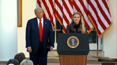 Mulher de Charlie Kirk recebe Medalha da Liberdade pela mão de Donald Trump. Emociona-se e promete continuar trabalho do marido