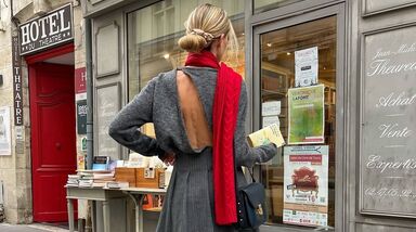 Para usar com moderação! Botas altas e mini-saia ou micro calções