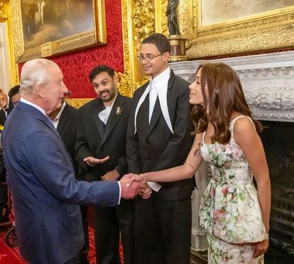 Cantora Anitta recebida por rei Carlos III no Palácio de St. James: 'Uma honra'
