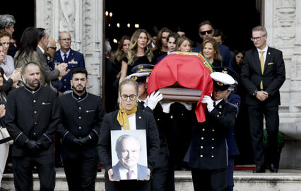 Funeral Francisco Pinto Balsemão à saída da Igreja dos Jerónimos  