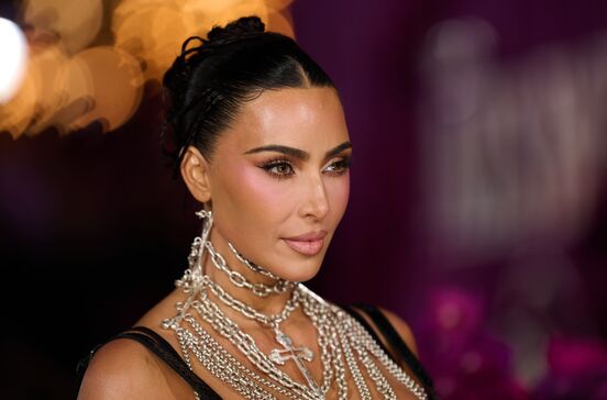 Kim Kardashian revela diagnóstico de aneurisma no cérebro