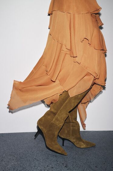 Bota de tacão fino em croute - Zara - 79,95€