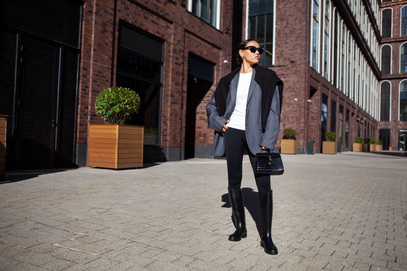 Não quer pôr as leggings de parte? Há 5 formas elegantes e 'trendy' para continuar a usá-las