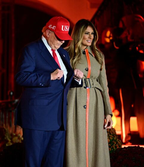 Decoração de Halloween na Casa Branca gera polémica com Melania Trump