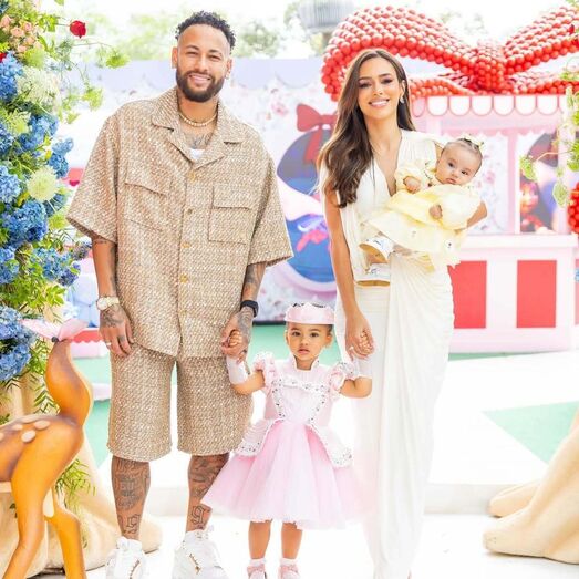 Festa de luxo para os dois anos da filha de Neymar com a família reunida