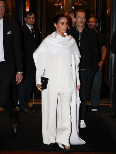 Meghan Markle regressa à Europa num evento da Balenciaga, em Paris