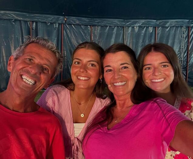 Maria Vasconcelos e família
