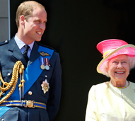 Rainha Isabel II preocupada com William, futuro monarca dedicado ou "popstar"