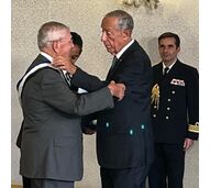 Marcelo Rebelo de Sousa agracia Padre Vítor Melícias com a Grã-Cruz da Ordem do Infante D. Henrique, no Palácio de Bel