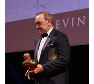 Kevin Spacey enfrenta dificuldades financeiras após escândalo e procura nova oportunidade