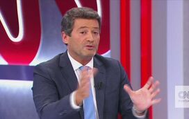 Isto agora é moda! André Ventura abandona entrevista na CNN Portugal em direto